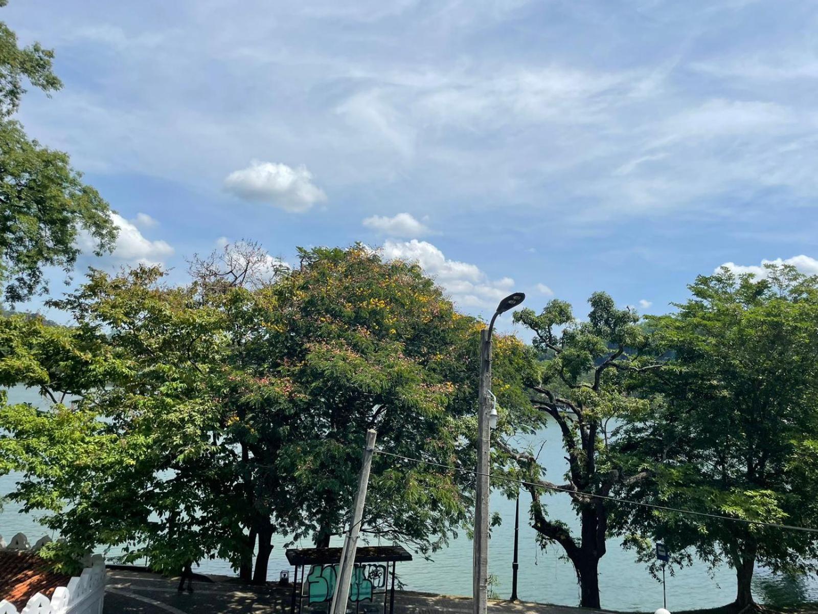 Lake Classical Guest House Kandy Exterior foto