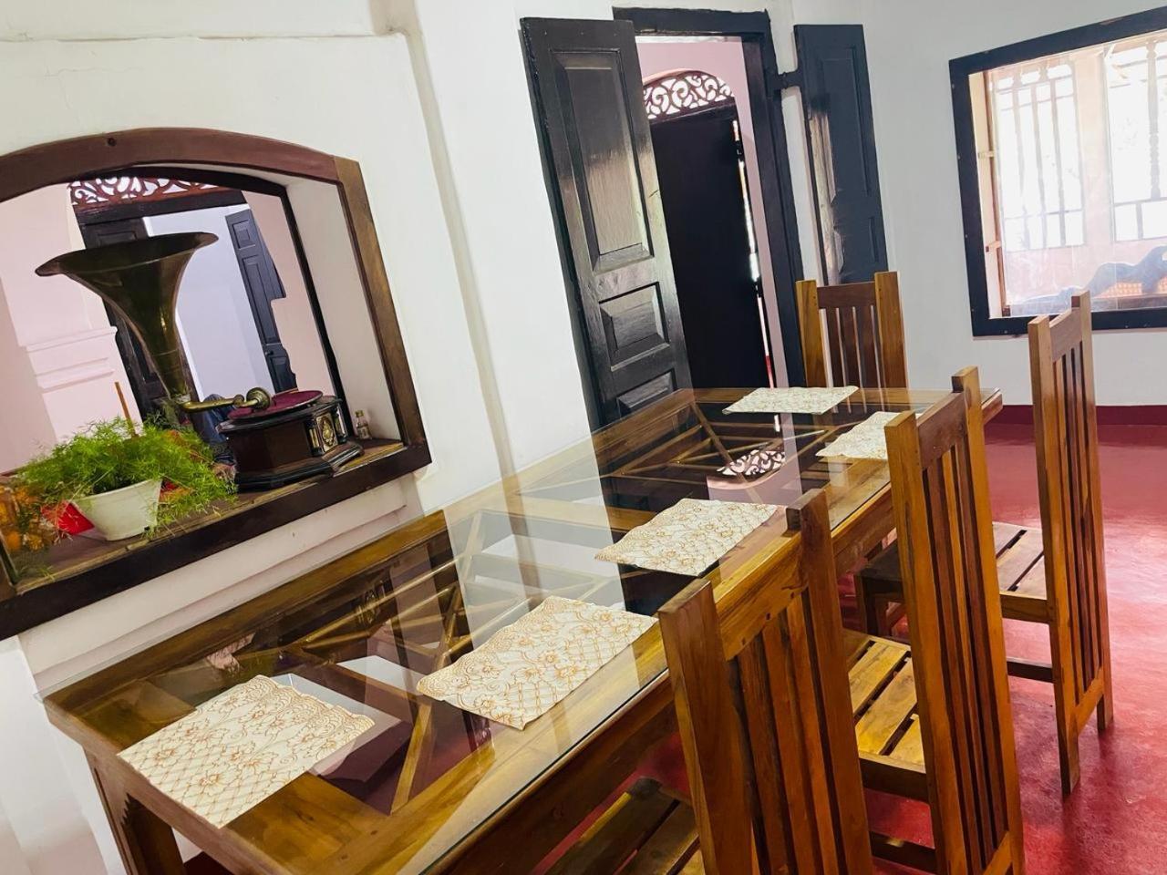 Lake Classical Guest House Kandy Exterior foto