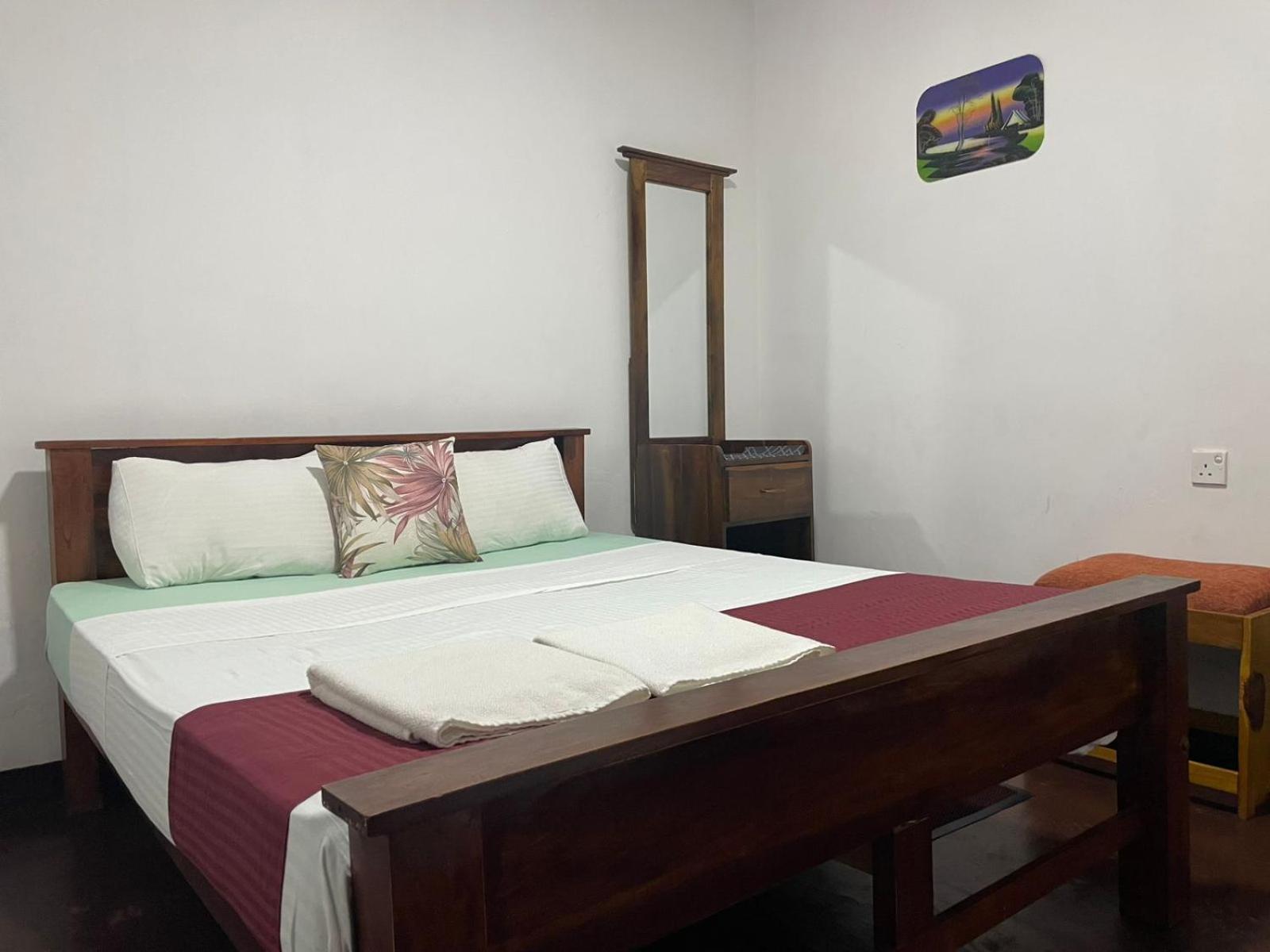 Lake Classical Guest House Kandy Exterior foto