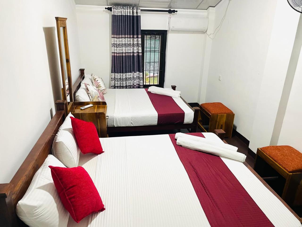 Lake Classical Guest House Kandy Exterior foto