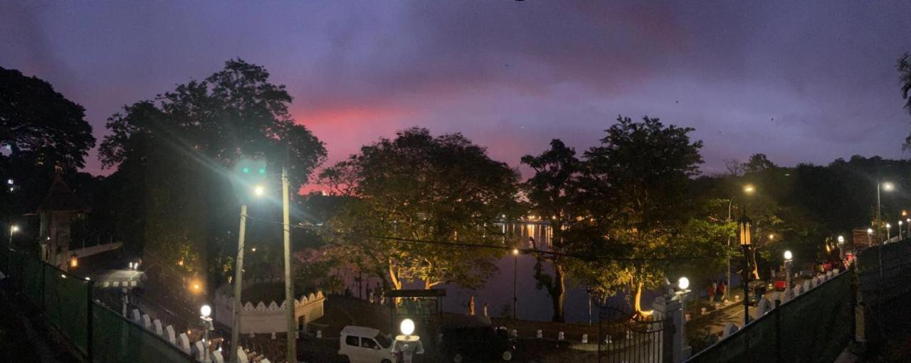 Lake Classical Guest House Kandy Exterior foto
